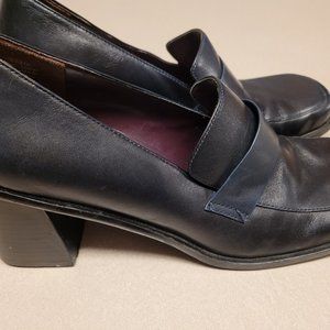 Vintage Maripe  women's navy blue shoes size 7.5